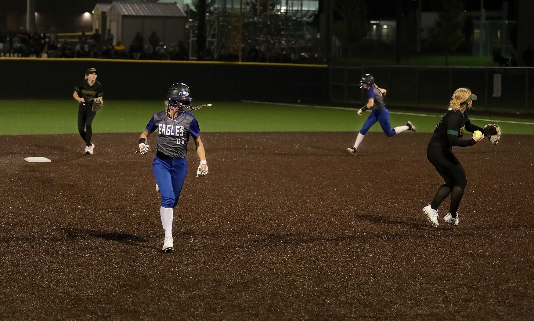 Grain Valley’s Cameryn Bown runs to third base